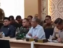 Massa dari Aliansi Mahasiswa dan Masyarakat Geruduk Kantor Bupati Paser, Tolak Hauling Batu Bara