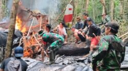 Gerak Cepat Prajurit Kodam VI/Mulawarman Tembus Medan Berat Evakuasi Korban Pesawat Pelita Air